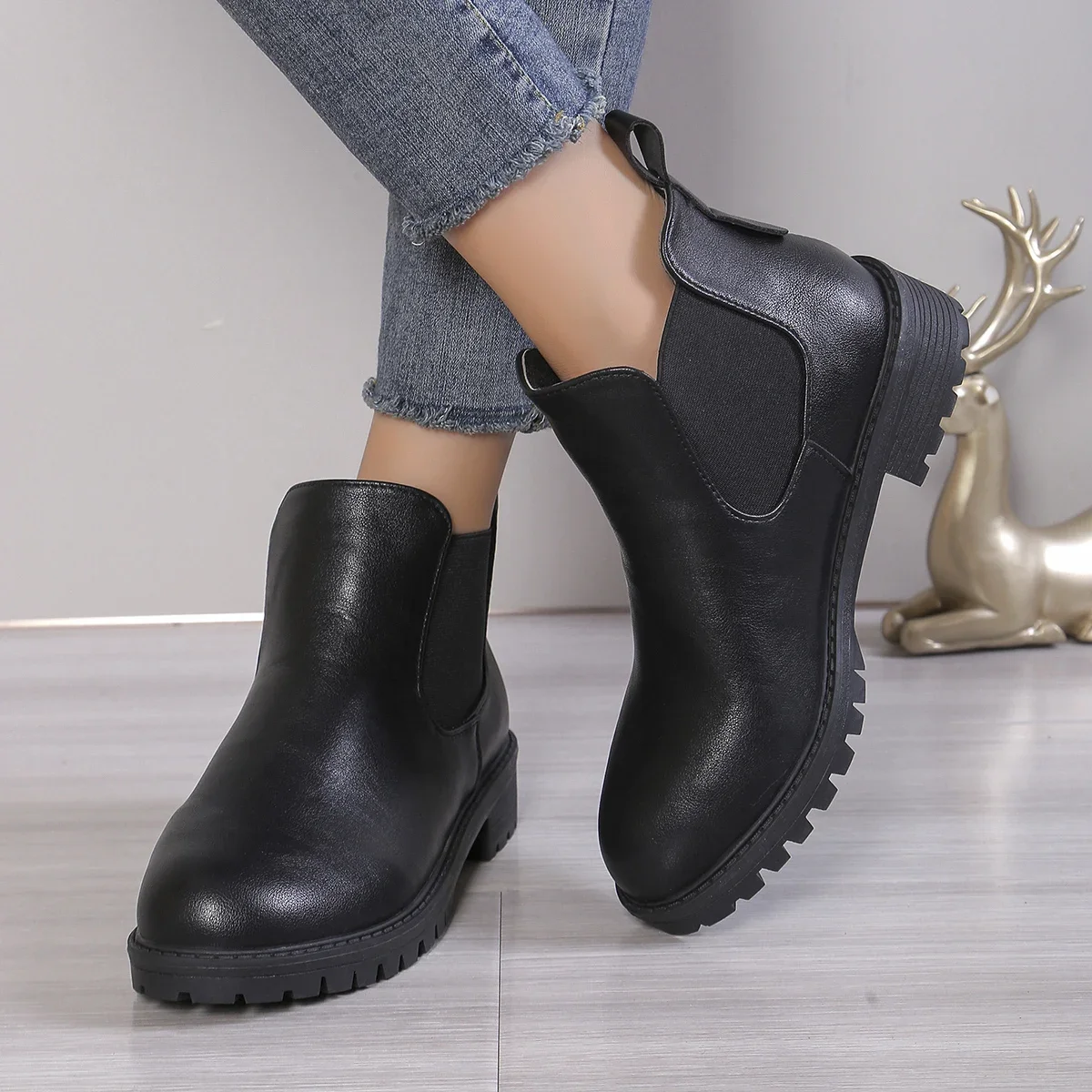 ผู้หญิงสบายๆเชลซีรองเท้าข้อเท้ - Chelsea Boots Suede บทวิจารณ์และราคา