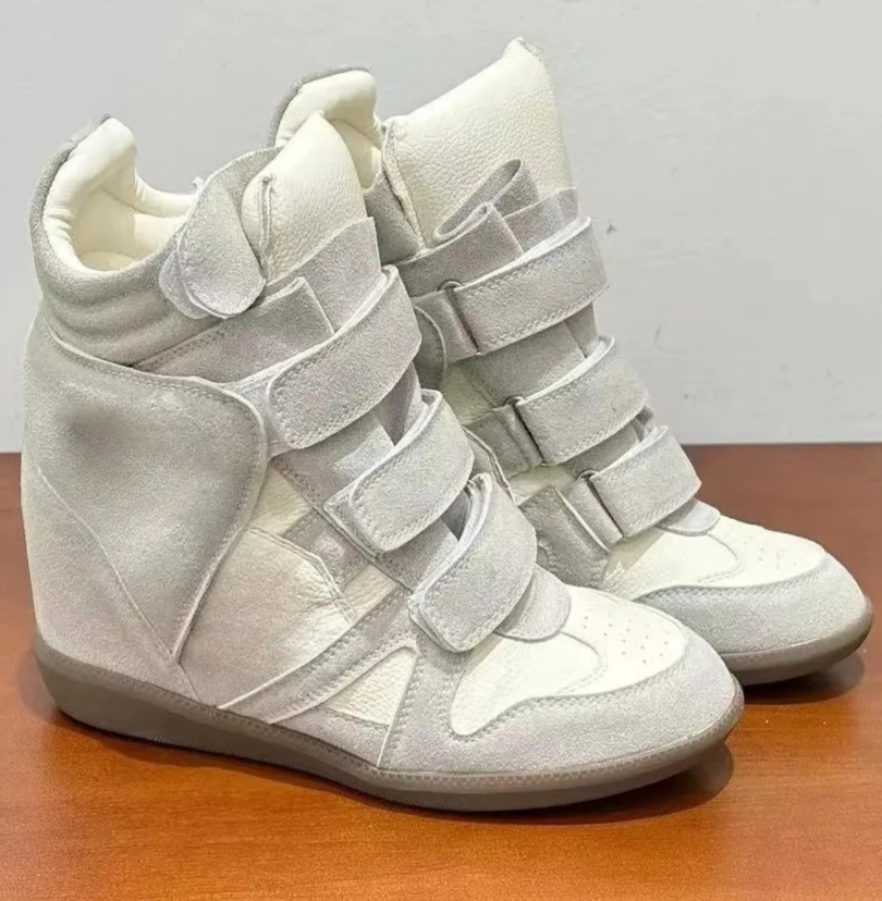 รองเท้าผ้าใบหุ้มข้อส้นลิ่มซ่อน - Casual Sneaker Low บทวิจารณ์และราคา