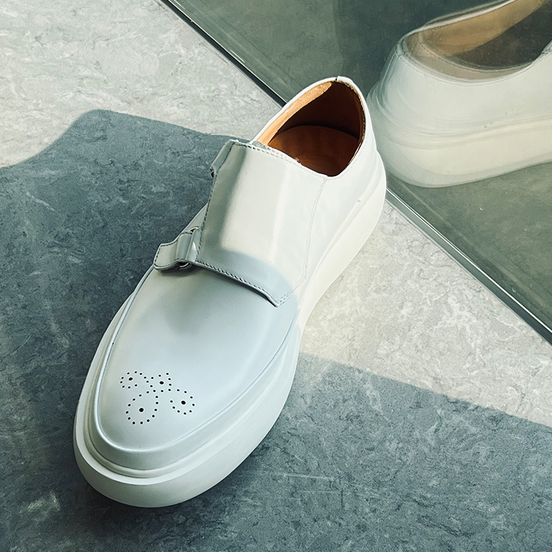 รองเท้าโลฟเฟอร์หนังสีขาวสไตล์ม - Monk Strap Shoe บทวิจารณ์และราคา